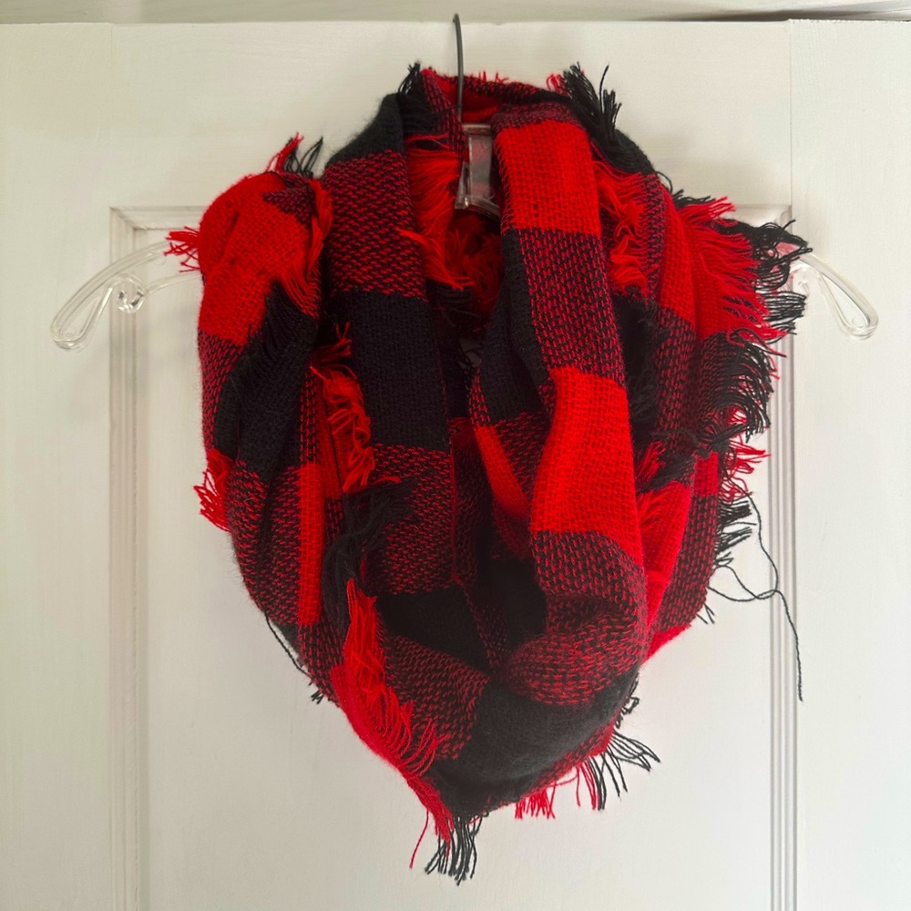 4/$20 DEAL ON ANY BUNDLE OF SCARVES
Maurice’s Buffalo Plaid Infinity Scarf